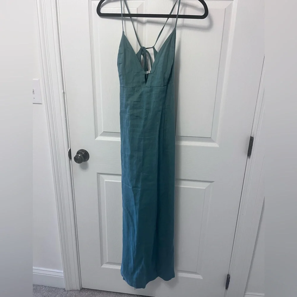 Women's Premium Linen Cutout Midi Dress - Picture 3 of 12